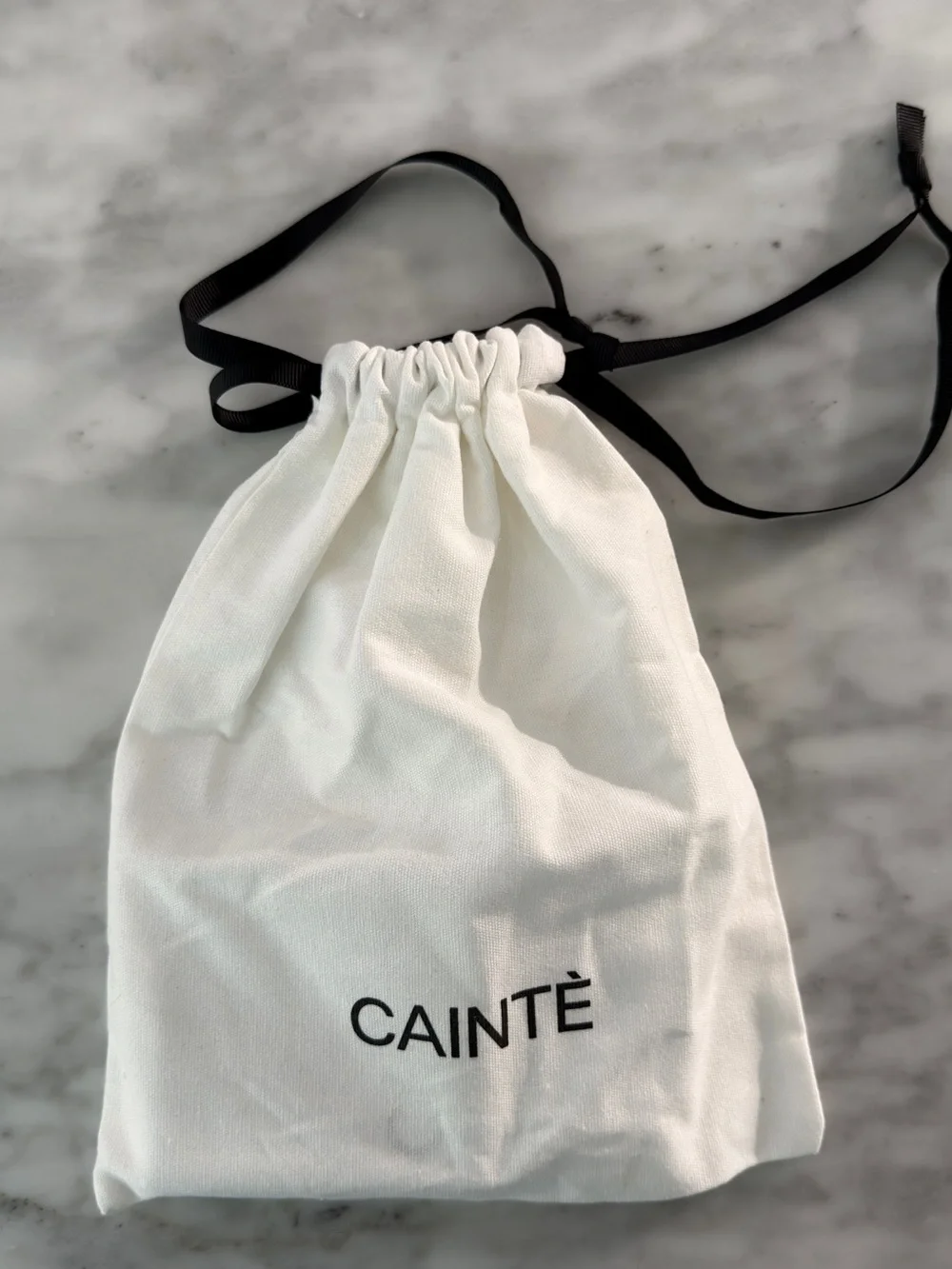 Cainté lightweight dressy sleek
